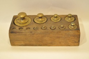 (XIX / XX w) FRANCUSKIE ODWAŻNIKI HANDLOWE W ETUI