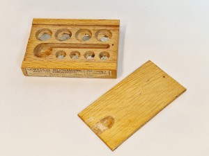 8 szt. MIX 100 mg - 500 mg / STARE PRECYZYJNE ODWAŻNIKI LABORATORYJNE