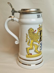 (l. 60 / 70-te XX w) BAYERN - MASYWNY (27,5 cm / 1,34 kg) KUFEL CERAMICZNY