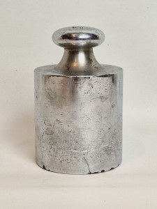 (poł. XX w) NIEMCY / "2 kg" - DUŻY MOSIĘŻNY (niklowany) ODWAŻNIK HANDLOWY