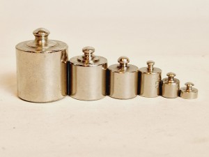 (l. 70 / 80-te XX w) Kpl 6 szt. (1 g - 50 g) METRYCZNE ODWAŻNIKI WAGOWE