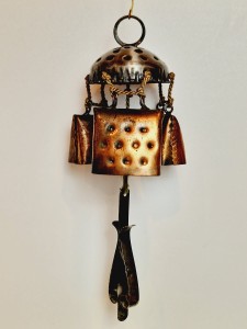 (poł. XX w) METALOPLASTYKA (192 g) - STARY ŻELAZNY DZWONEK WIETRZNY