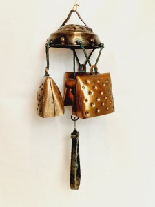 (poł. XX w) METALOPLASTYKA (325 g) - STARY ŻELAZNY DZWONEK WIETRZNY