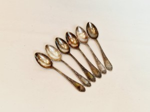 Kpl 6 szt. / STARE ŁYŻECZKI DO KAWY FH HEFRA MET-60 WZÓR ROMAŃSKI