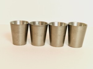 Kpl 4 szt. (4,5 cm) STARE MASYWNE (57 - 66 g) KIELISZKI - STAKANIKI CYNOWE