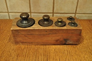 (XIX - XX w) STARE HOLENDERSKIE ODWAŻNIKI HANDLOWE (50 g - 1 kg)