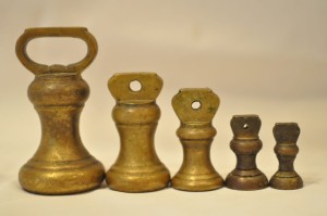 (l. 40-te XX w) 5 szt. - ZABYTKOWE MOSIĘŻNE ODWAŻNIKI ANGIELSKIE