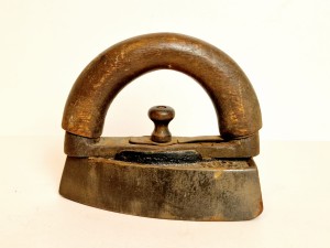 (XIX / XX w) ZABYTKOWE MASYWNE (2,21 kg) SKŁADANE ŻELAZKO KUMULACYJNE