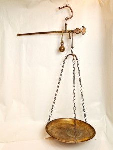 (XIX / XX w) BEZMIAN Z BRĄZU / SZALKA MIEDZIANA - ZABYTKOWA WAGA WISZĄCA
