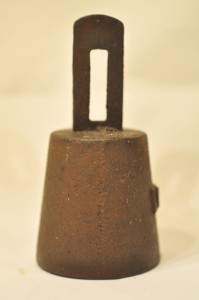 (I poł.  XX w) 677 g - ODWAŻNIK / PRZECIWWAGA DO WAGI HANDLOWEJ