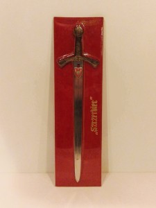 24,7 cm / NÓŻ DO LISTÓW / MILLENIUM 966-1966 / SZCZERBIEC - MINIATURA