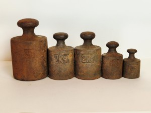 (l. 30 / 50-te XX w) 50dkg - 5kg (5 szt.) STARE ŻELIWNE ODWAŻNIKI HANDLOWE 