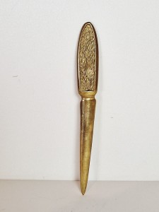 PAMIATKI PRL-u / "POZNAŃSKIE KOZIOŁKI" - MAŁY MOSIĘŻNY NÓŻ DO LISTÓW