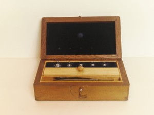 (poł. XX w) 18 szt. (1 mg -10 g) / PRECYZYJNE ODWAŻNIKI LABORATORYJNE