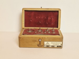 10 szt. - KOMPLET (1 g - 100 g) STARE PRECYZYJNE ODWAŻNIKI LABORATORYJNE