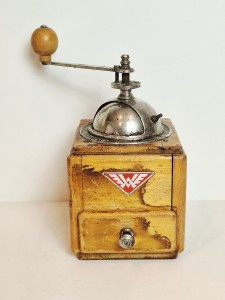 (l. 20 / 30-te XX w) WANDERER -ZABYTKOWY DREWNIANY MŁYNEK DO KAWY