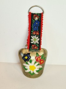 (l. 70 / 80-te XX w) MAŁY (8,0 cm / 115 g) OZDOBNY DZWONEK PASTERSKI