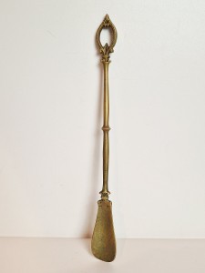 (I poł. XX w FRANCJA / STARA MASYWNA (33,4 cm / 167 g) MOSIĘŻNA ŁYŻKA DO BUTÓW