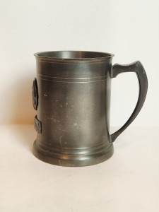 (I poł. XX w) NIEMCY / ZABYTKOWY MASYWNY (10,3 cm / 414 g) KUFEL KUBEK CYNOWY